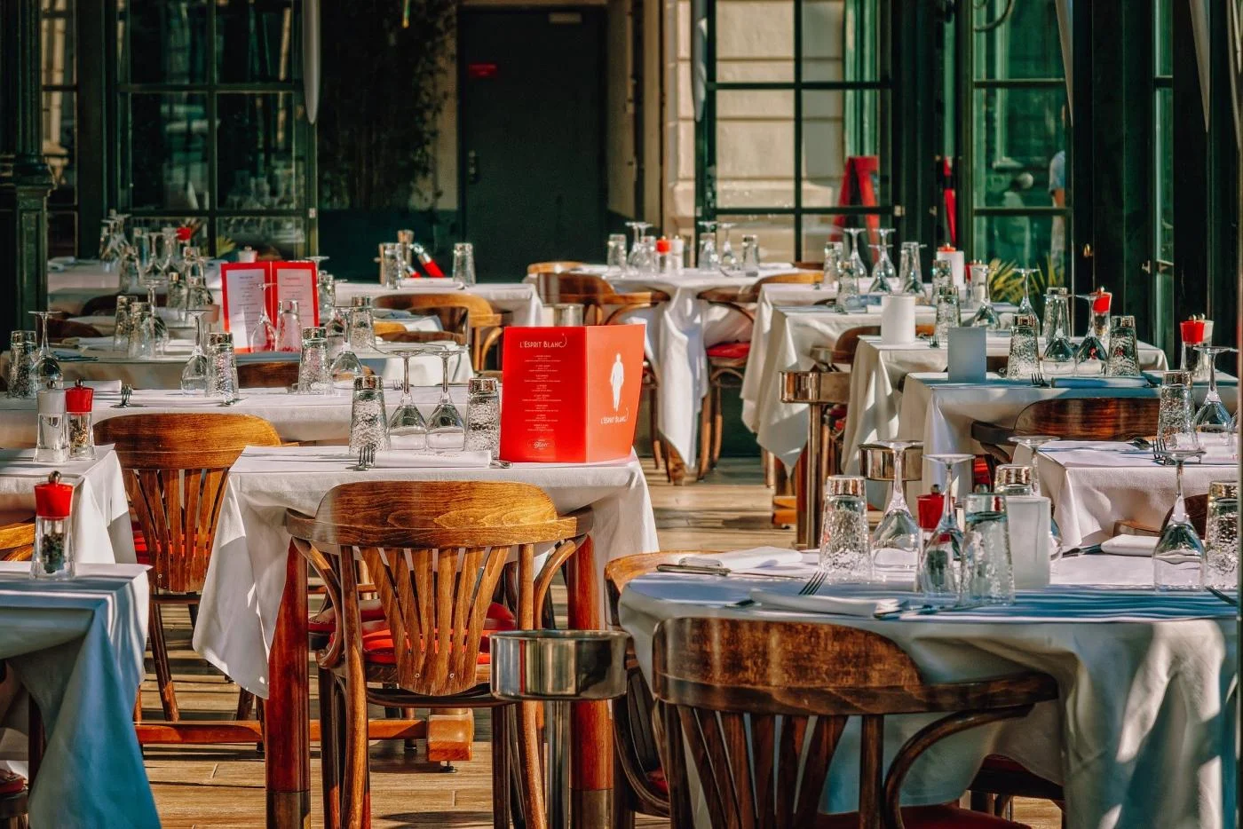 Ciekawe restauracje - o jakich aspektach warto pamiętać?