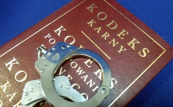 Podejrzany o popełnienie licznych oszustw w rękach katowickich policjantów