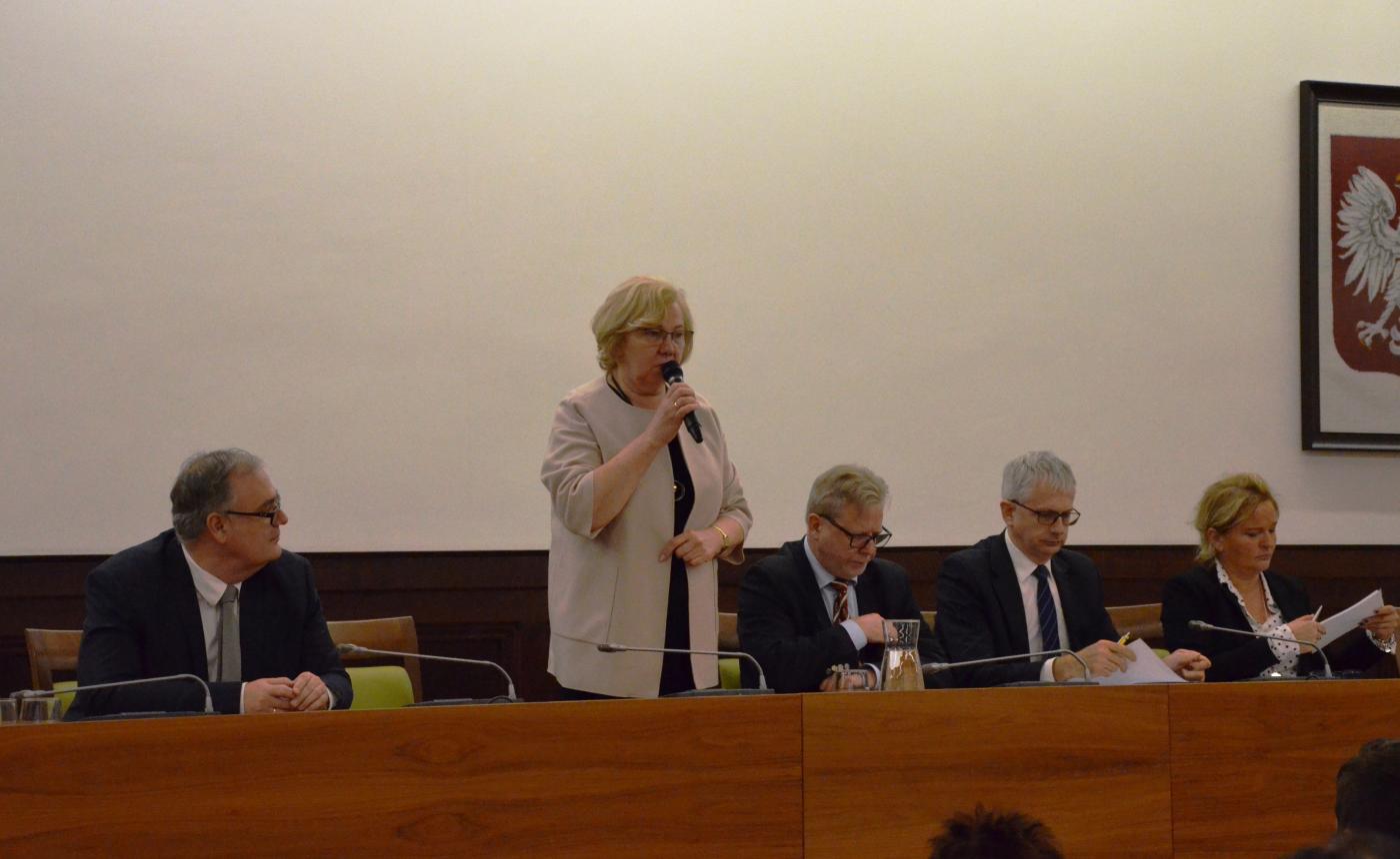 Spotkanie z poszkodowanymi w pożarze kamienicy mieszkańcami