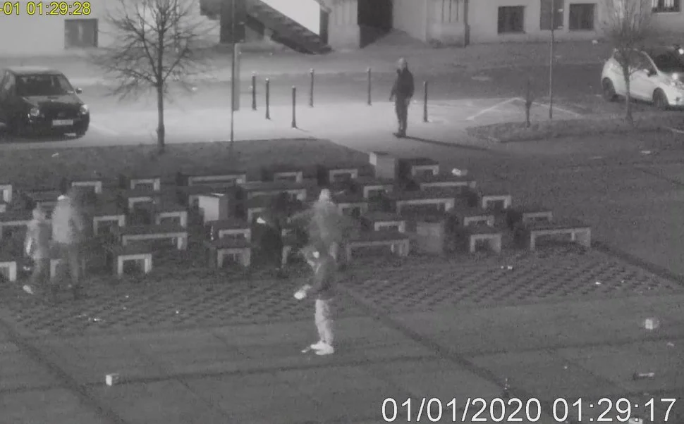 Śledczy z rudzkiej komendy poszukują pokrzywdzonych i świadków pobicia na rynku