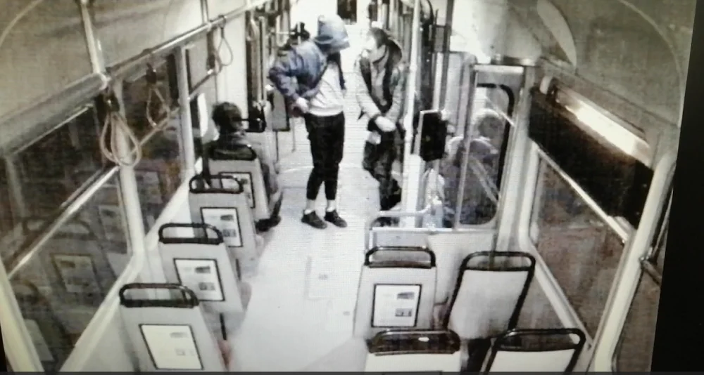Okradli pasażera w tramwaju – czy ktoś ich rozpoznaje?
