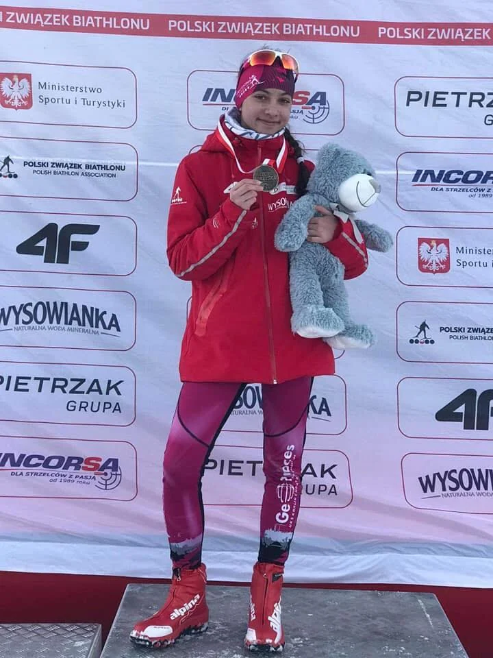 Młoda rudzka biathlonistka Oliwia Suchy zdobyła dwa złote medale na zawodach w Kościelisku