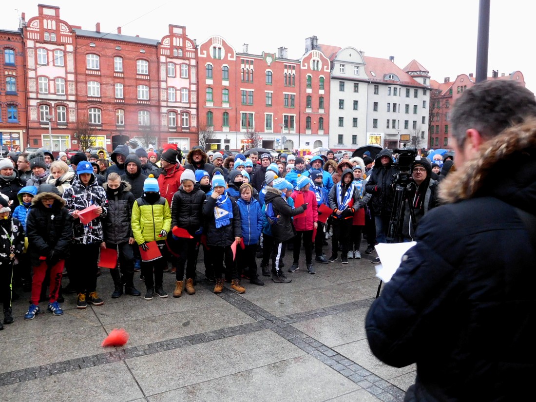protest na rynku w sprawie finansowania sportu w Rudzie Śląskiej 12
