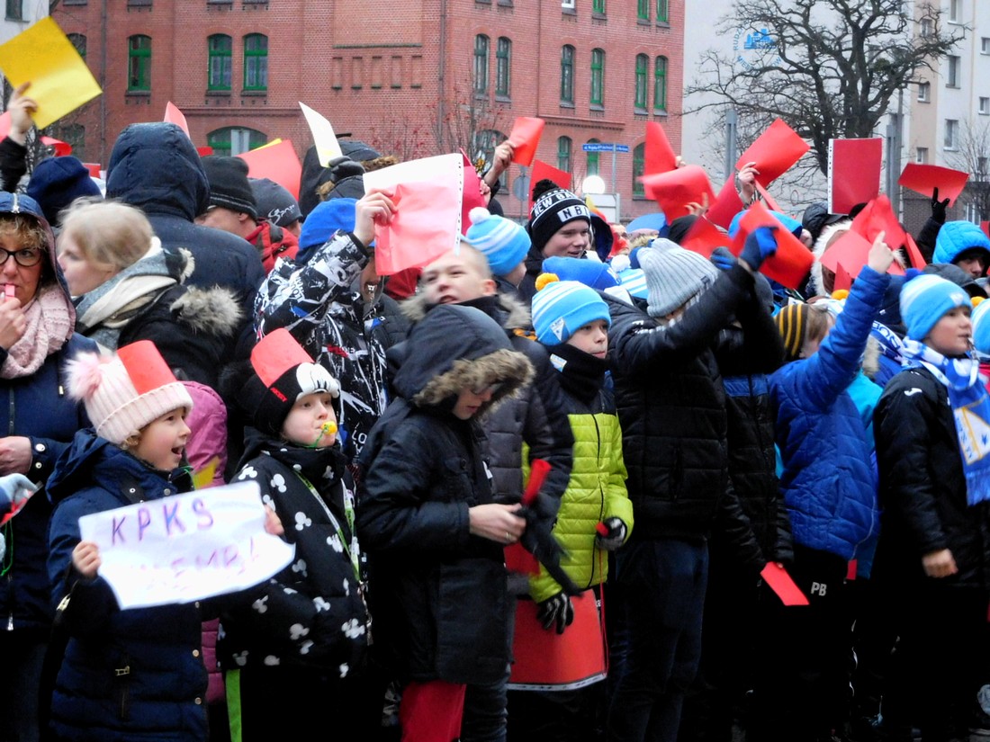 protest na rynku w sprawie finansowania sportu w Rudzie Śląskiej 18