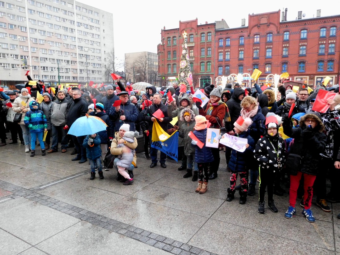 protest na rynku w sprawie finansowania sportu w Rudzie Śląskiej 20