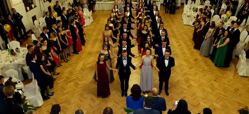 Piekarscy maturzyści bawili się na studniówkach