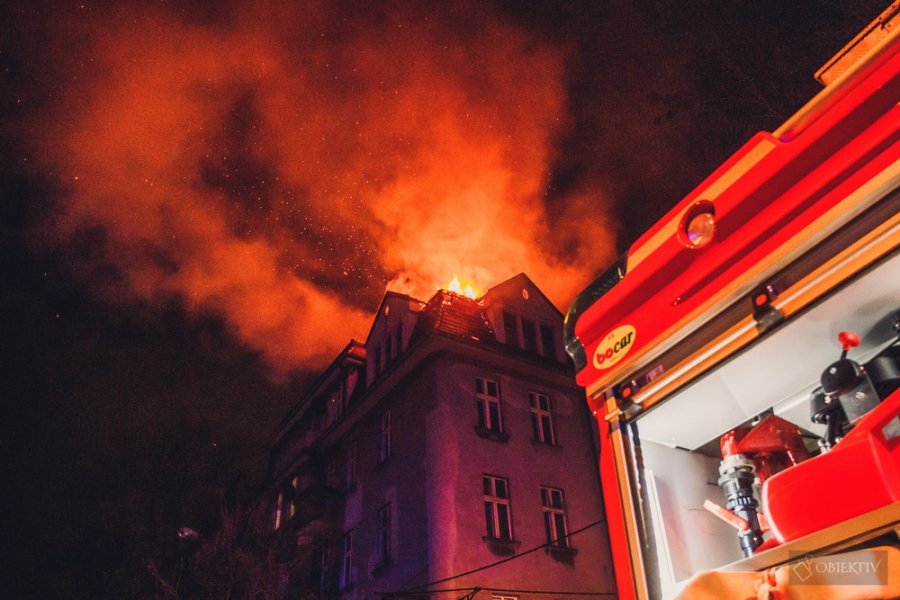 Pożar poddasza w budynku przy ul. Mickiewicza 23!