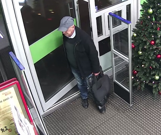 Podejrzany o kradzież kosmetyków. Rozpoznajesz go?