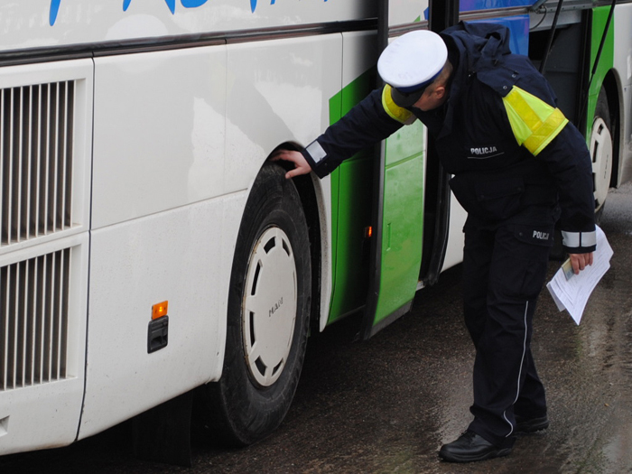 Zimowe kontrole autokarów w Świętochłowicach