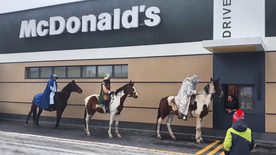 Trzej Królowie wybrali się na... niecodzienny posiłek