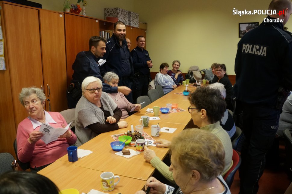 Chorzowscy policjanci w trosce o bezpieczeństwo seniorów