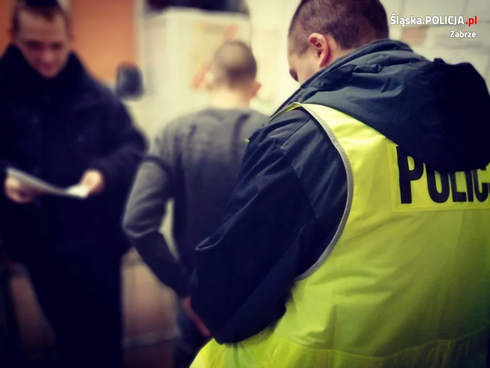 24-latek bez uprawnień nie zatrzymał się do kontroli. Ma bogatą przeszłość kryminalną