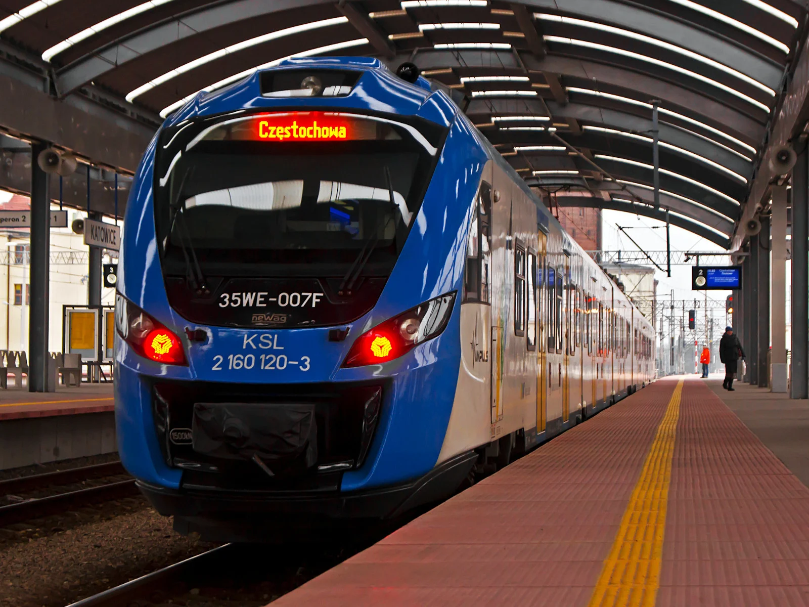 Płatności elektroniczne w pociągach Kolei Śląskich? Na rewolucję trzeba będzie poczekać