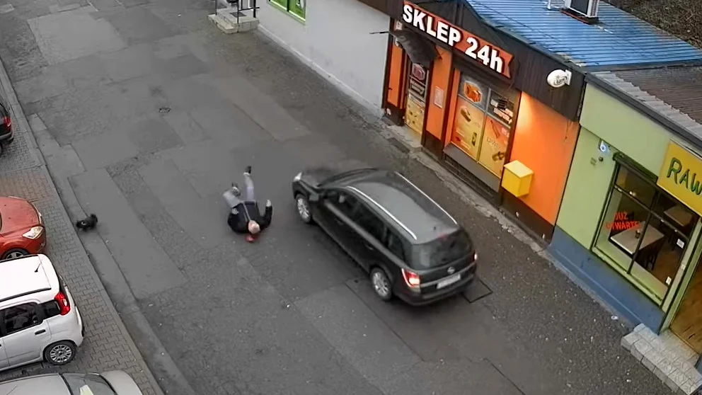 W Rudzie Śląskiej kierowca potrącił pieszego, który wcześniej zwrócił mu uwagę, że jedzie pod prąd