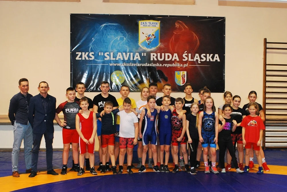 Strażacy z PSP zorganizowali zbiórkę funduszy na rzecz zapaśników ze Slavii