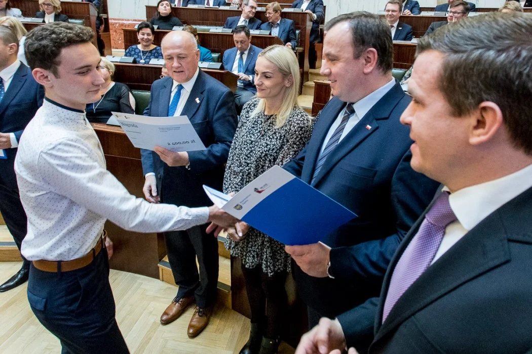 Marszałek województwa śląskiego nagrodził sportowców z Rudy Śląskiej