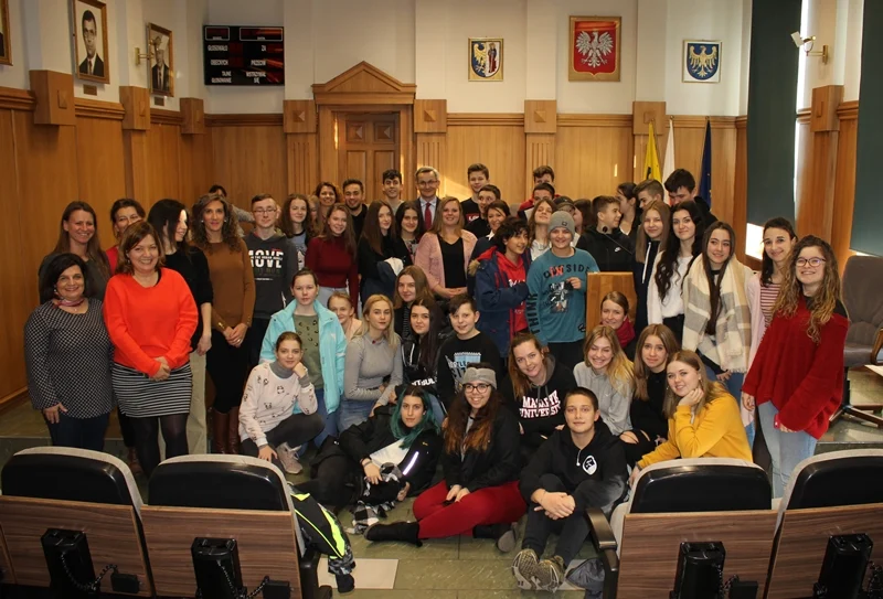 Magistrat odwiedziła młodzież, która realizuje projekt "Zmniejsz swój ekologiczny ślad"