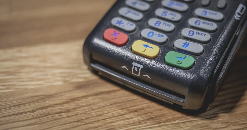 Zapłać za mandat od razu. Każdy patrol ruchu drogowego na Śląsku ma terminal