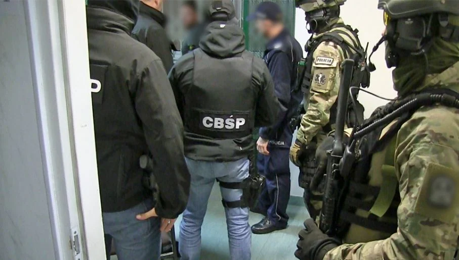 CBŚP zatrzymało 32-letniego Tomasza F. ps. Farmer, członka kibolskiego gangu Psycho Fans