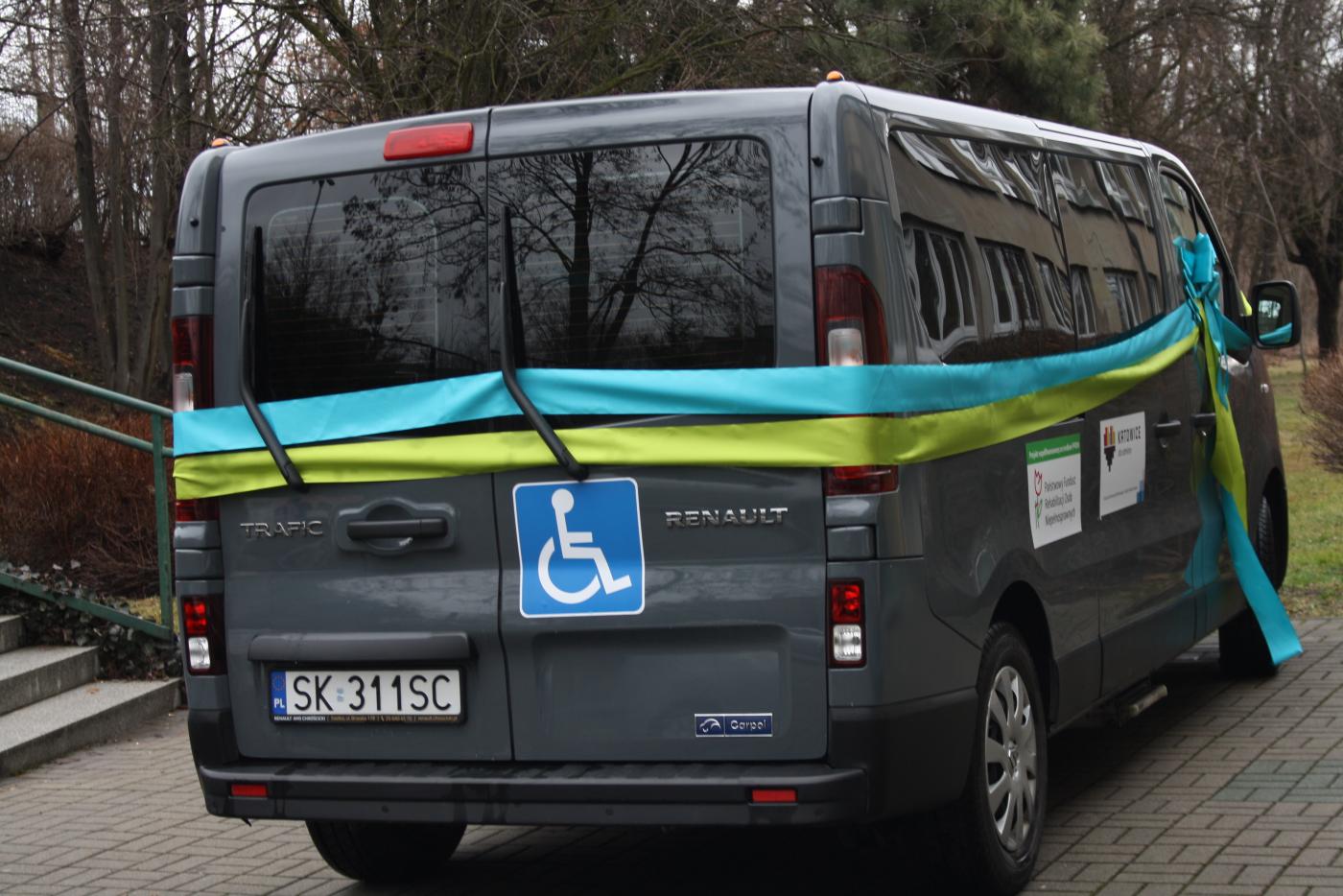 Nowy samochód dla Stowarzyszenia Na Rzecz Osób Niepełnosprawnych "Siódemka" w Katowicach