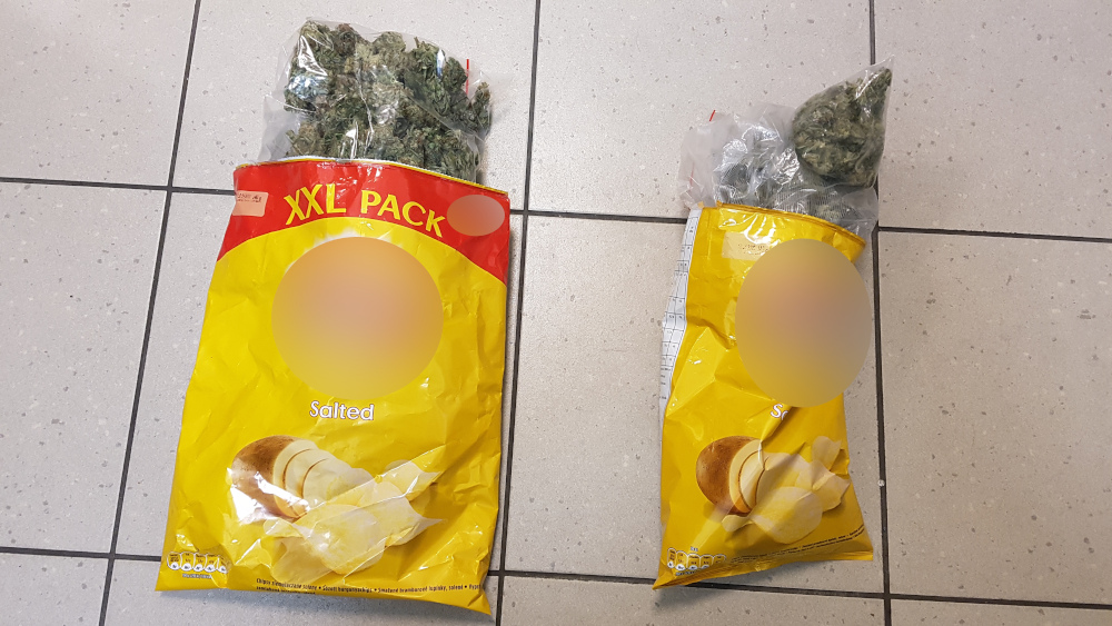 Marihuana w paczkach po chipsach. Funkcjonariusze śląskiej KAS przechwycili narkotyki