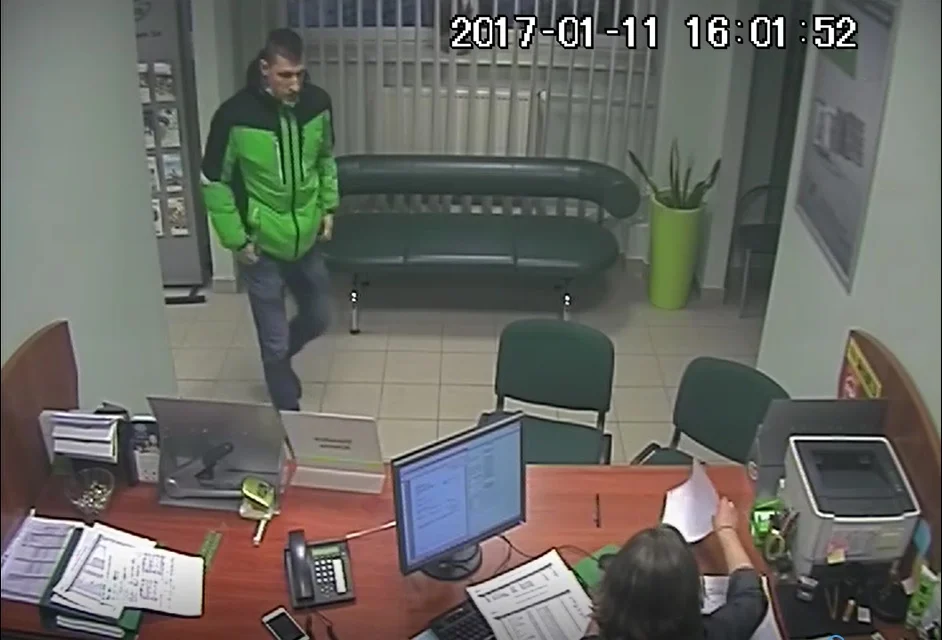 Dokonywał oszustw internetowych - przejmował konta na portalach. Rozpoznajesz go?