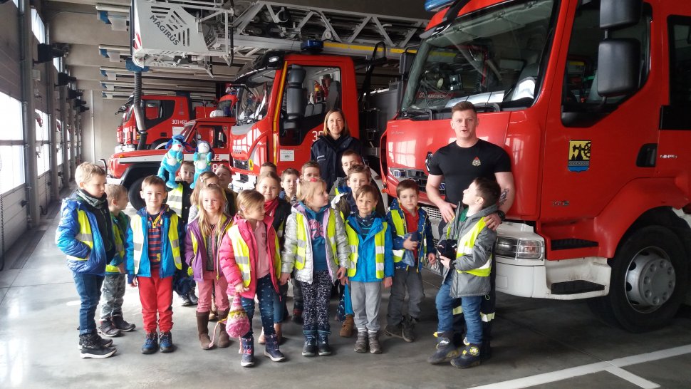 Przedszkolaki odwiedziły katowickich strażaków
