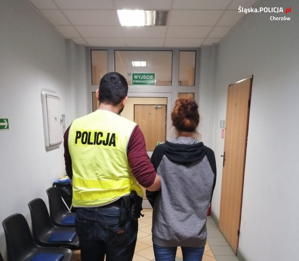 21-latka zatrzymana z narkotykami. Policjanci zabezpieczyli amfetaminę i marihuanę