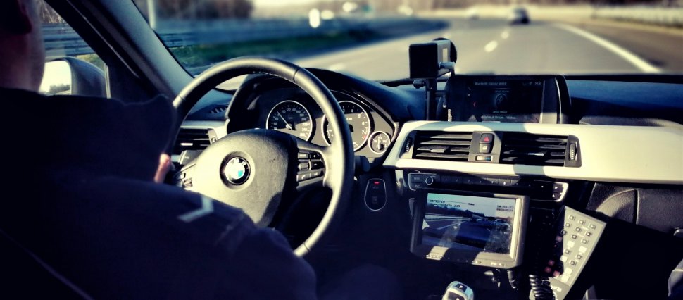 Kierowca mercedesa przekroczył prędkość o 75 km/h. Zatrzymali go policjanci z grupy SPEED