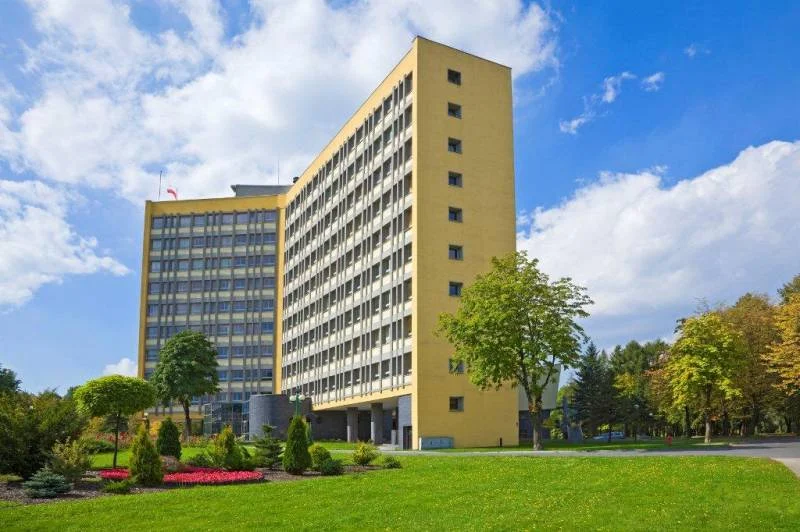 Tyski Urząd Miasta rezygnuje z plastiku, a w dystrybutorach pojawiła się woda z sieci wodociągów