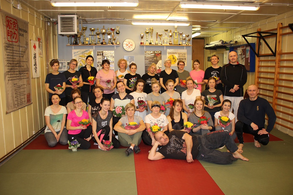 Już po raz siódmy z okazji Dnia Kobiet dla rudzianek został zorganizowany kurs samoobrony