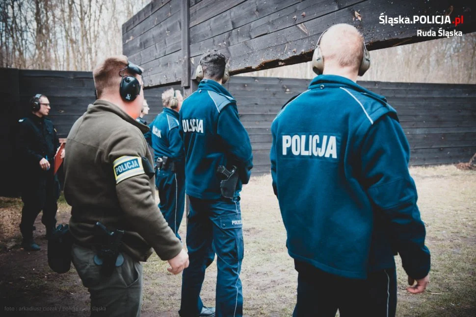 Rudzcy policjanci rozpoczęli kolejny cykl szkoleń strzeleckich