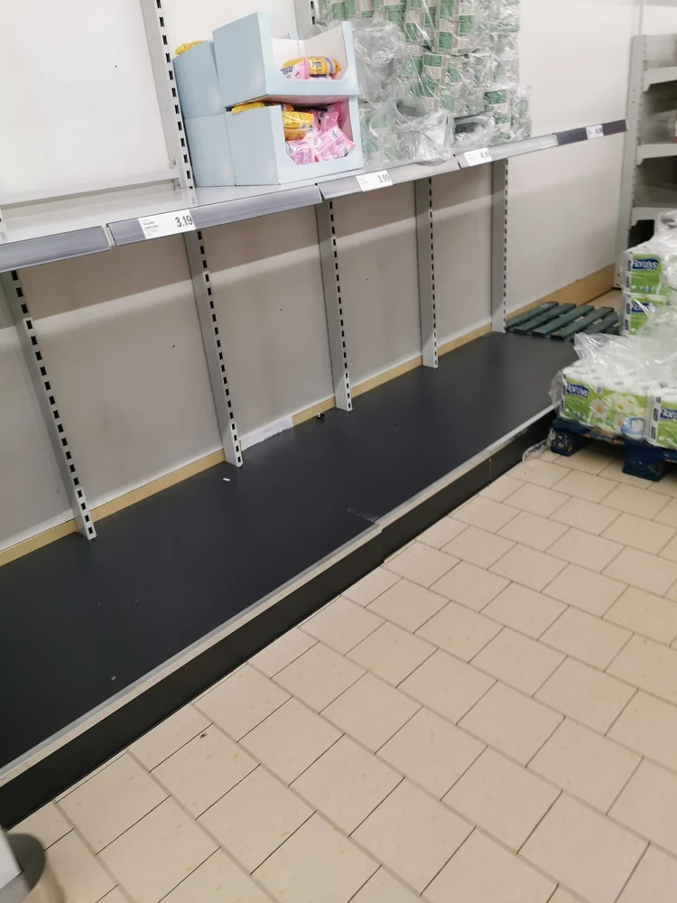 Koronawirus. Puste sklepy 5