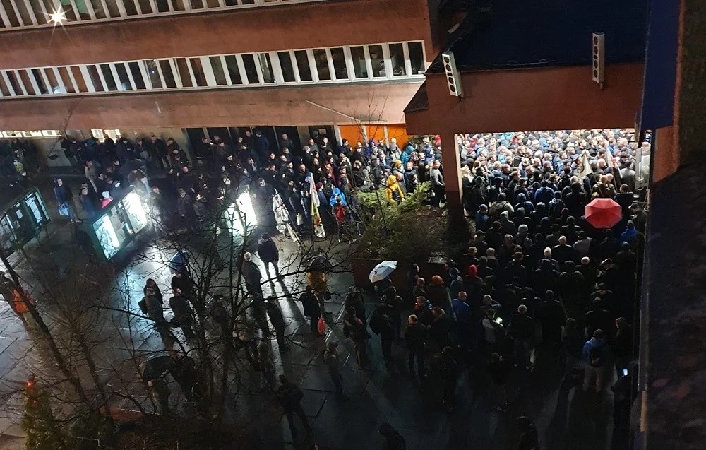 W PGG działa sztab kryzysowy. Przy wejściu do kopalń górnikom mierzona jest temperatura