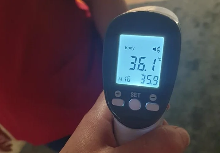 Każdej osobie wchodzącej do rudzkiego szpitala mierzona jest temperatura