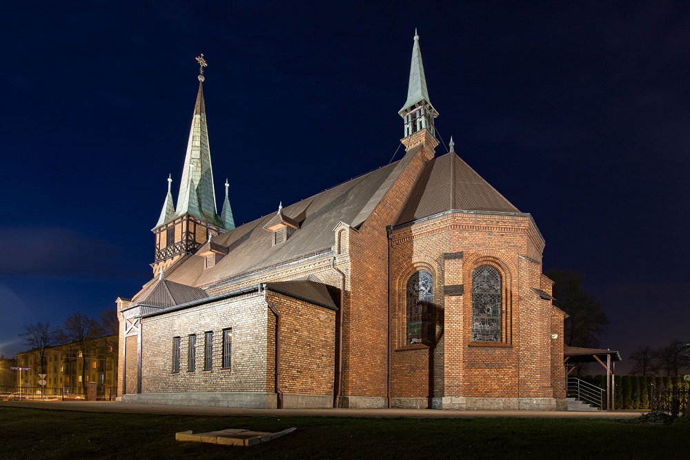 Msza Święta online z parafii w Halembie