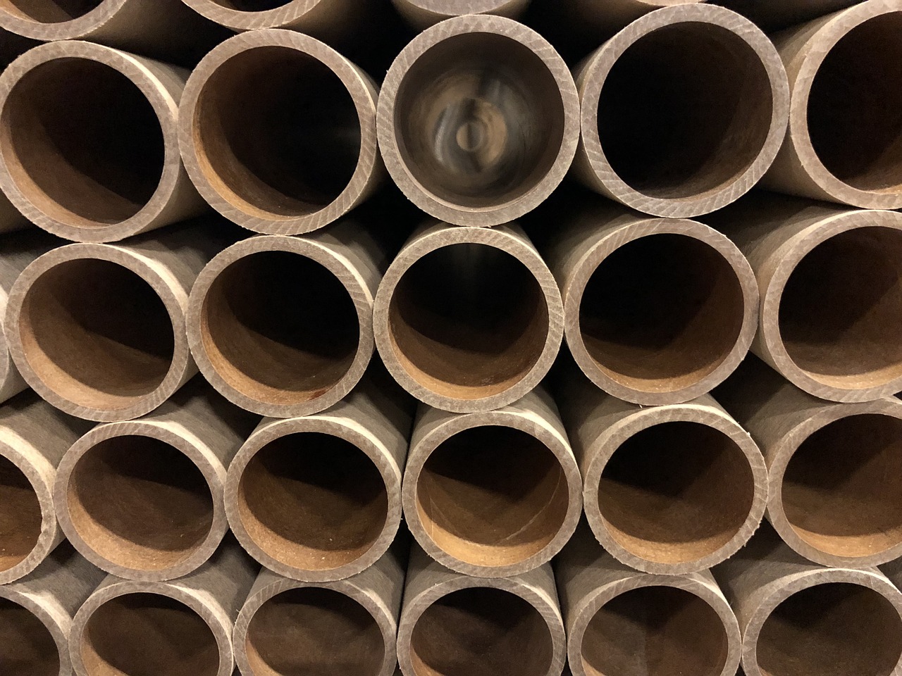 Bakelit – najstarsze tworzywo sztuczne. Co to właściwie jest?