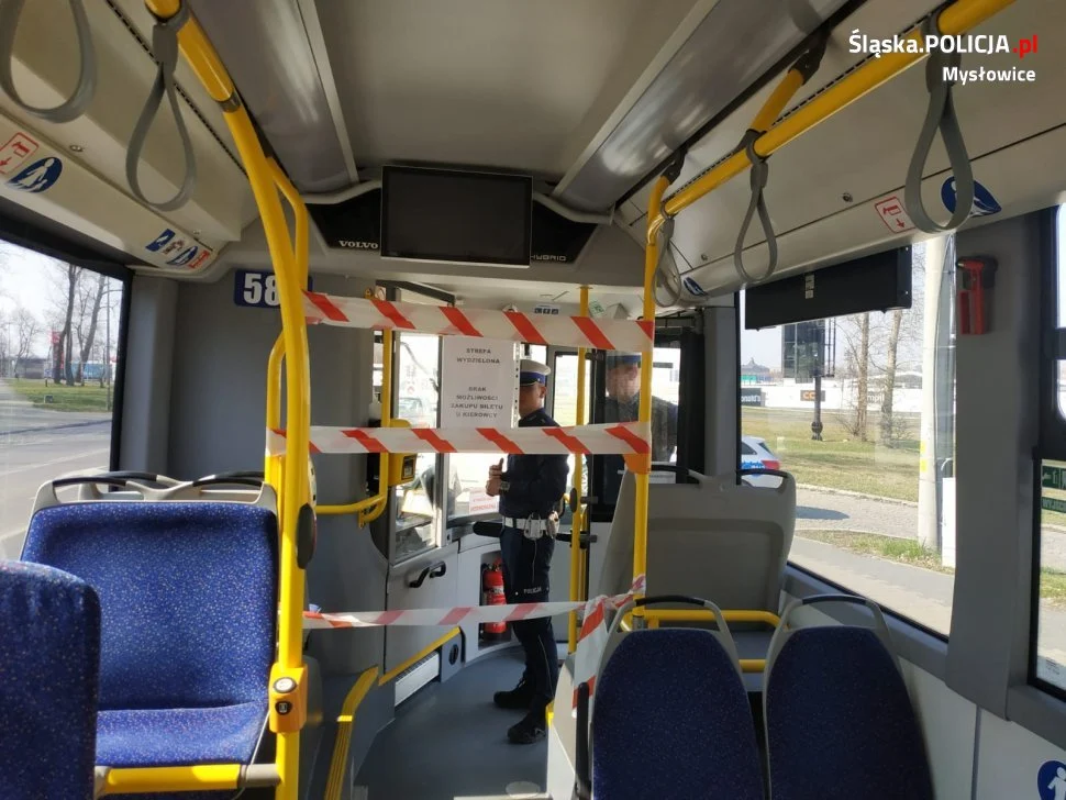 Mysłowiccy policjanci sprawdzają przestrzeganie nowych przepisów