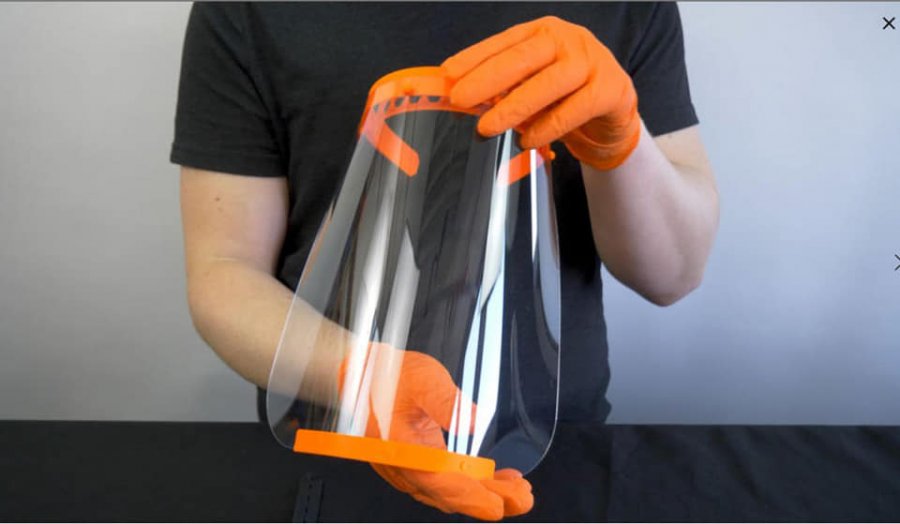 Osłony na twarz prosto z drukarni