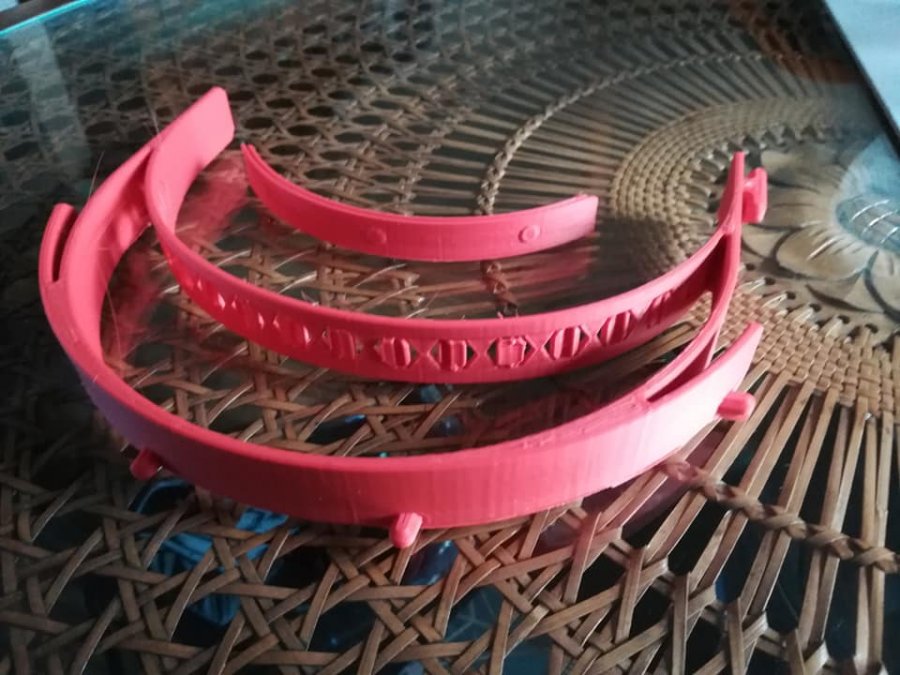 Osłony na twarz prosto z drukarni