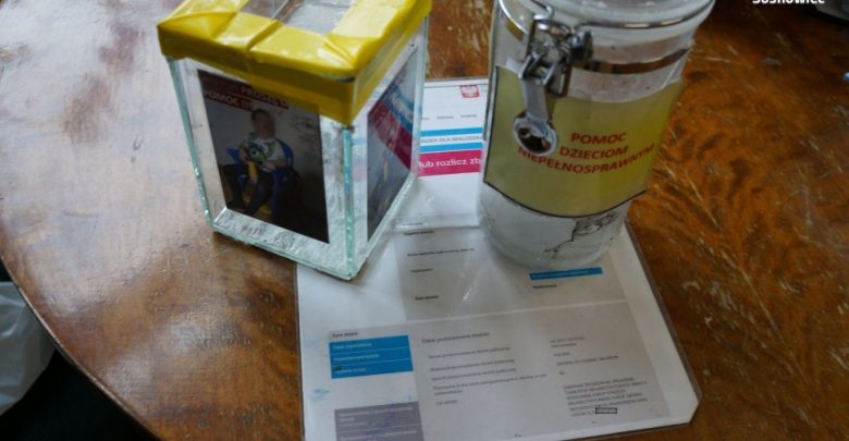 Sosnowiec: Poszukiwany 6 nakazami miał w domu puszki ze zbiórki na chore dziecko!