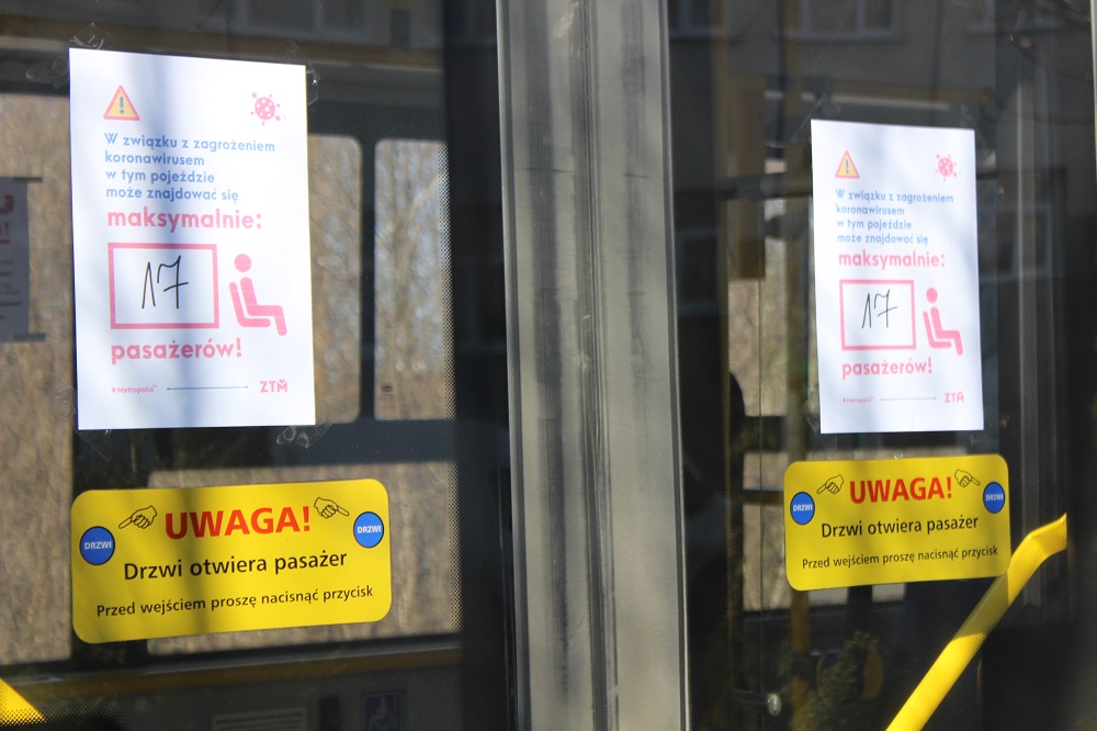 Przejazdy komunikacją publiczną w czasie walki z koronawirusem