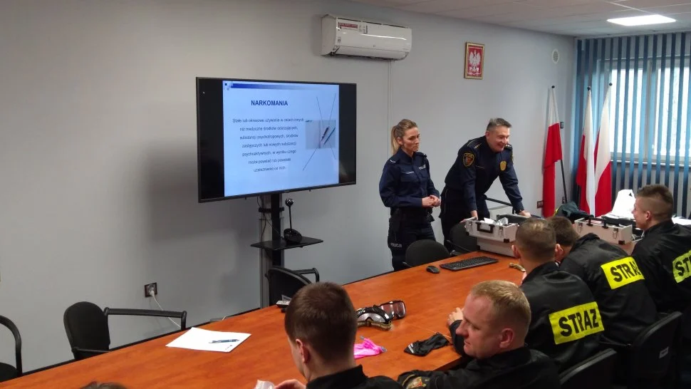 Szkolenie z wykorzystaniem walizki profilaktycznej w ramach współpracy służb mundurowych