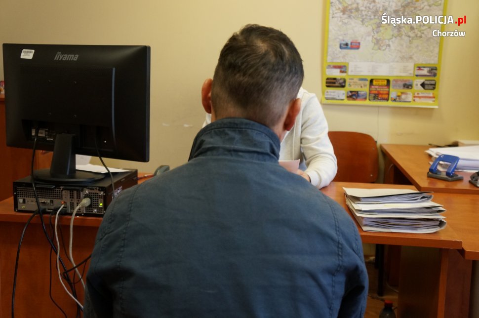 Fałszywy funkcjonariusz wpadł na kradzieży