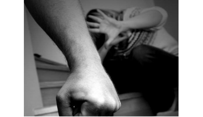 28-letni świętochłowiczanin uderzył swoją babcię, bo za głośno rozmawiała przez telefon