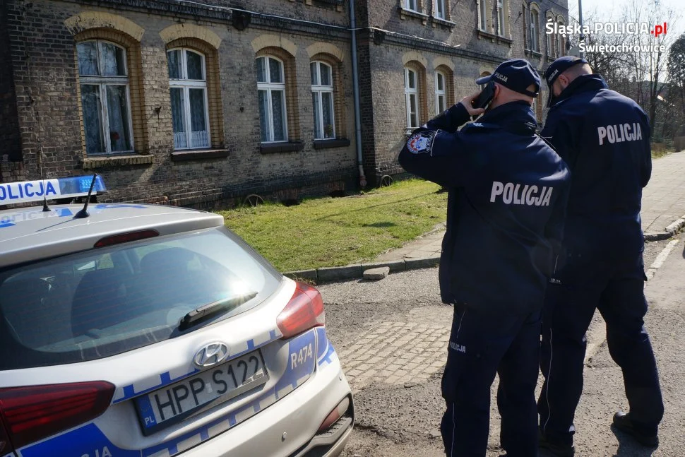 Świętochłowiccy policjanci nadzorują przestrzeganie kwarantanny