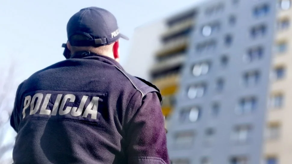 Zabrzańscy dzielnicowi kontrolują osoby objęte kwarantanną