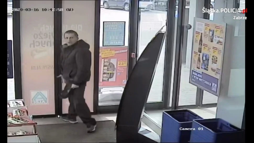 Usiłując ukraść wódkę użył wobec ochroniarza przemocy i groził mu nożem