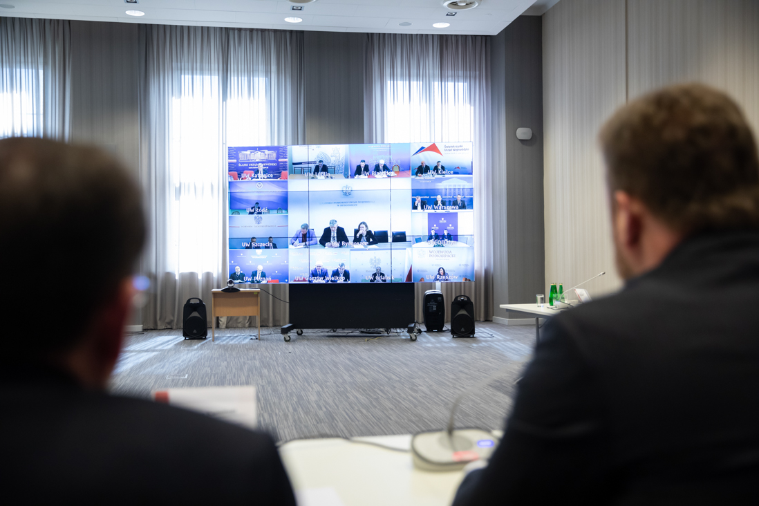 Służby będą badać pasażerów przyjeżdżających do Polski z zagranicy