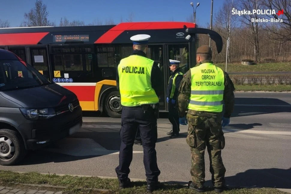 Śląscy policjanci kontrolują i konsekwentnie egzekwują nowe przepisy prawa